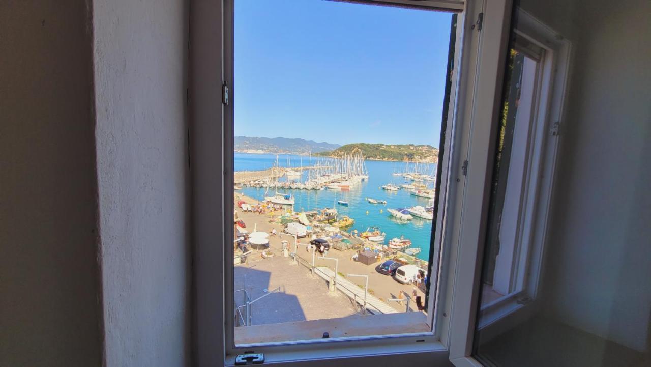 L'Arpara Casa Al Molo Dal Mare Al Castello 레리치 외부 사진