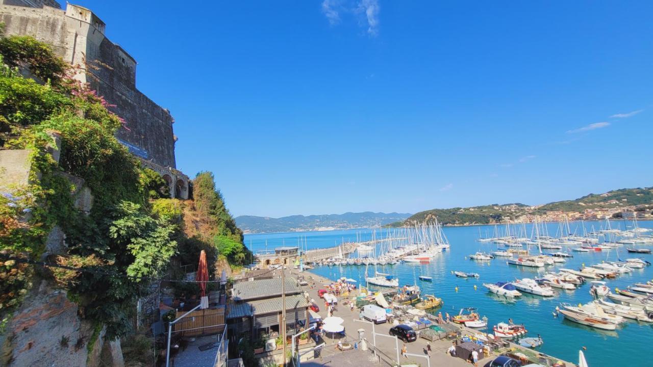 L'Arpara Casa Al Molo Dal Mare Al Castello 레리치 외부 사진